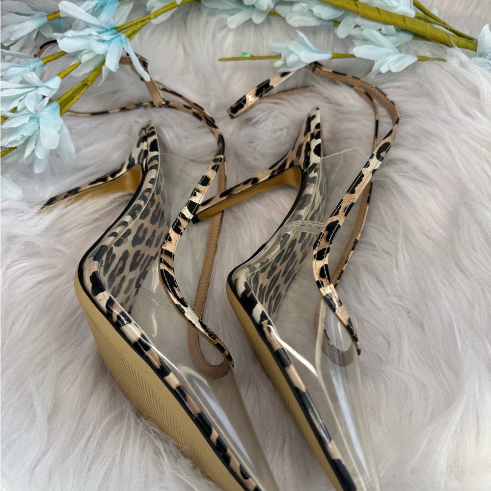 Jennifer Lopez Leopard and Clear Heels - Picture 3 of 6